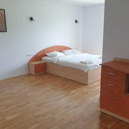 Garden Leisure Apartments Brasov Luaran gambar