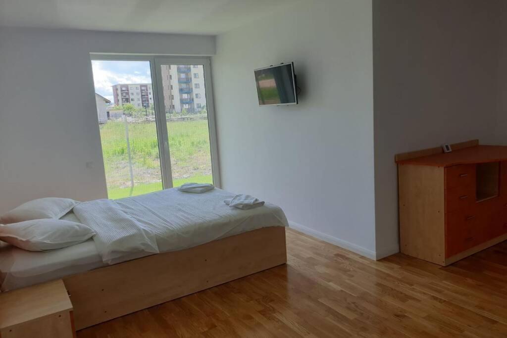 Garden Leisure Apartments Brasov Luaran gambar